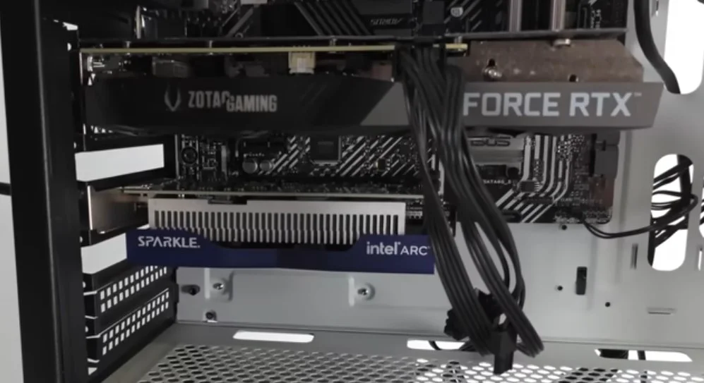 processed_2026-03-02-114942 PC加张百元显卡，就能三倍帧率玩AAA游戏？Lossless Scaling双显卡帧生成实测